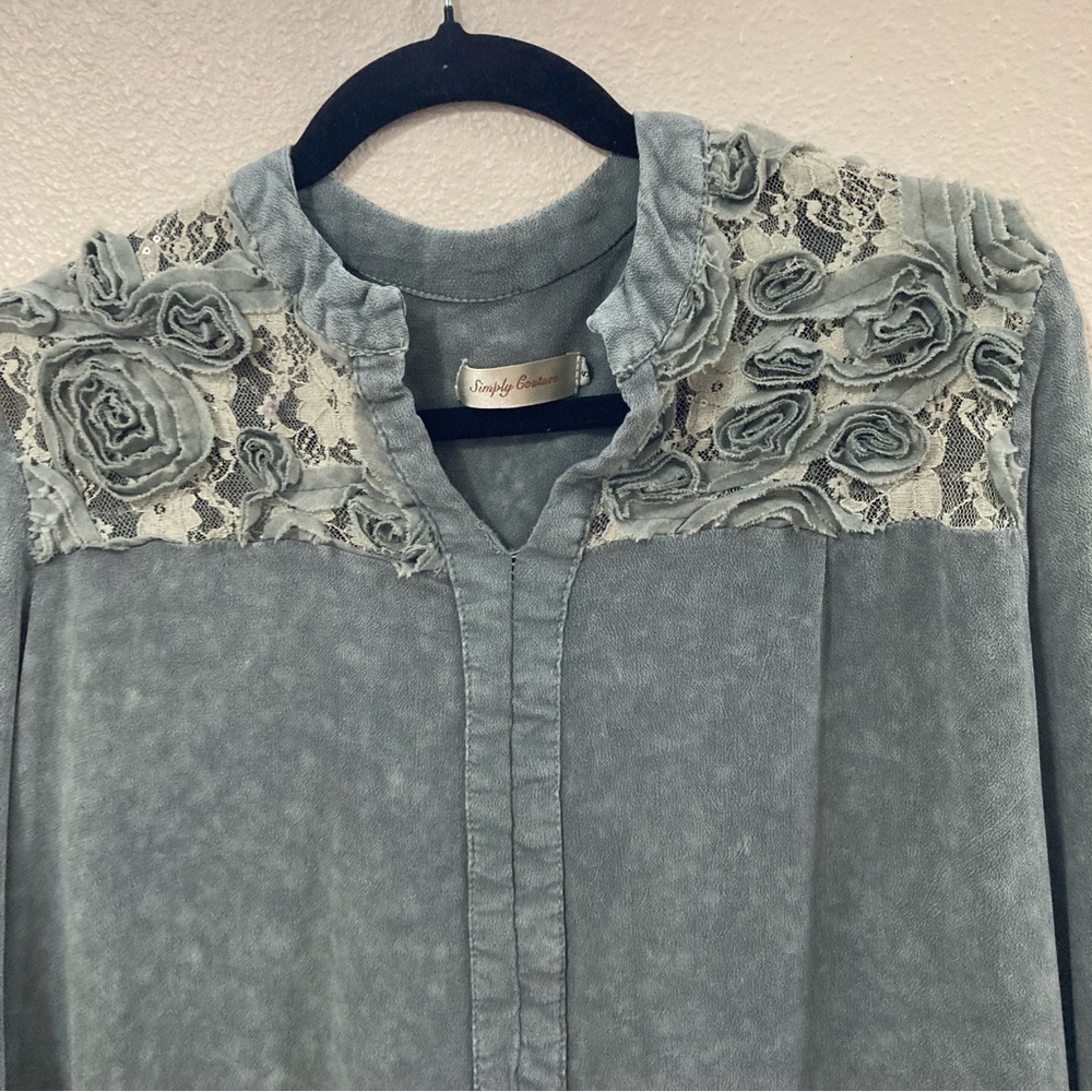 Simply Couture Women’s Blouse Gray Embellished Long Sleeve Size S Bohemian - Picture 3 of 14